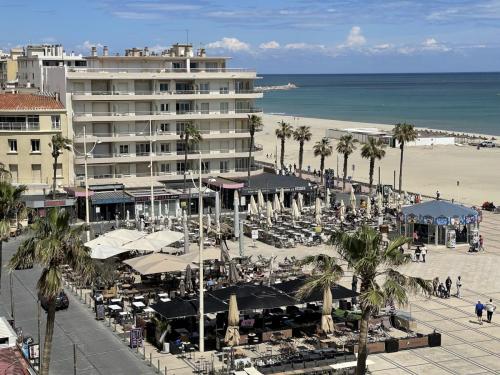 Vue sur la Place Méditerranée à Canet Plage 