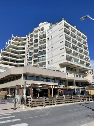 Le Petit Paradis Canet Plage - Immeuble Le Casino