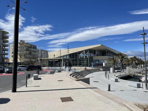 Le Petit Paradis Canet Plage avril 2023 - Le port