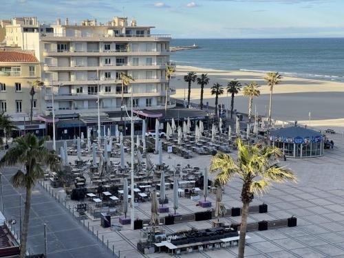 Le Petit Paradis Canet Plage - Vue sur la place Méditerranée